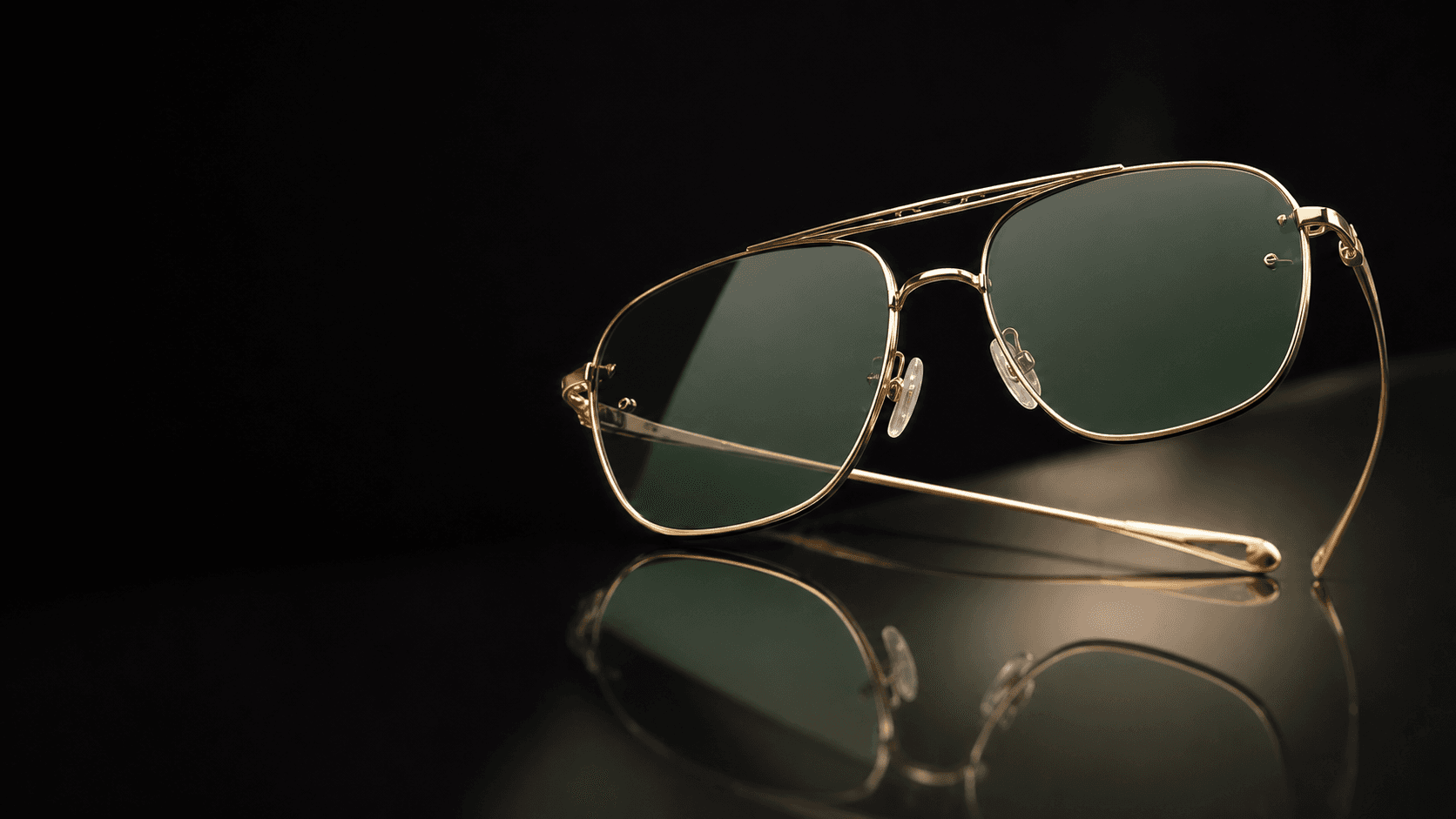 Premium eyewear service detail